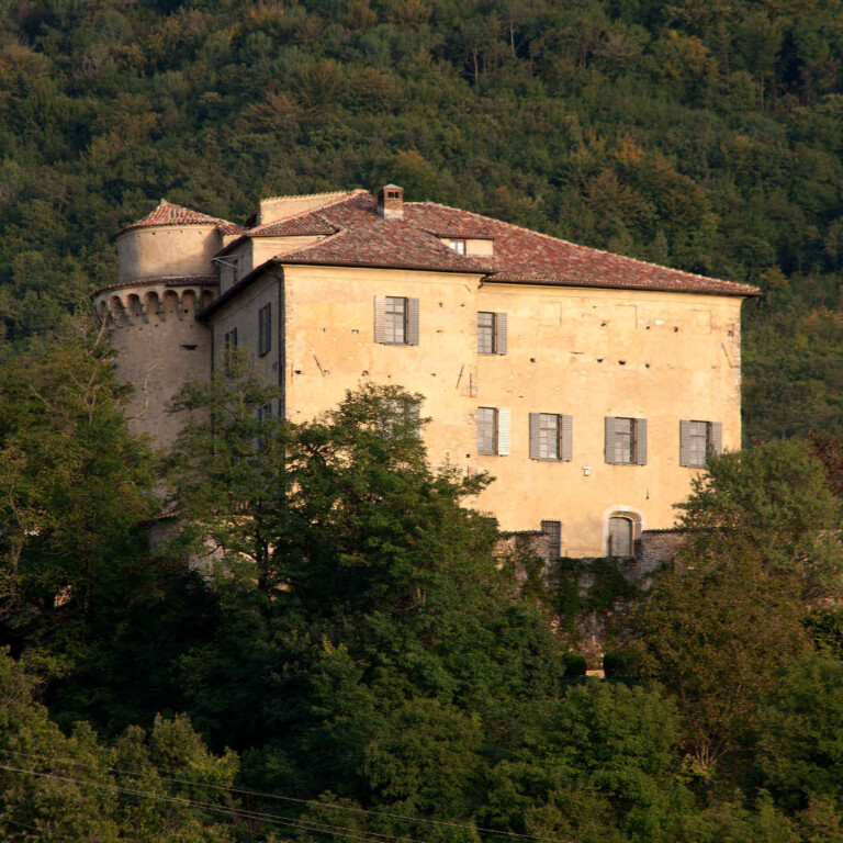 Castello di Borgo Adorno Casa Museo Clemen Parrocchetti