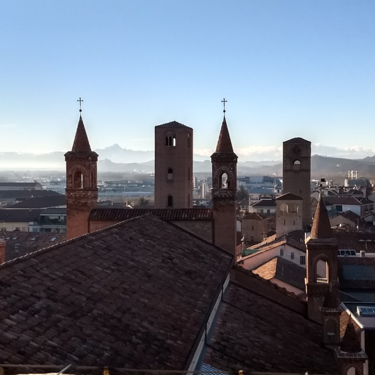 Scopri Alba dall’alto